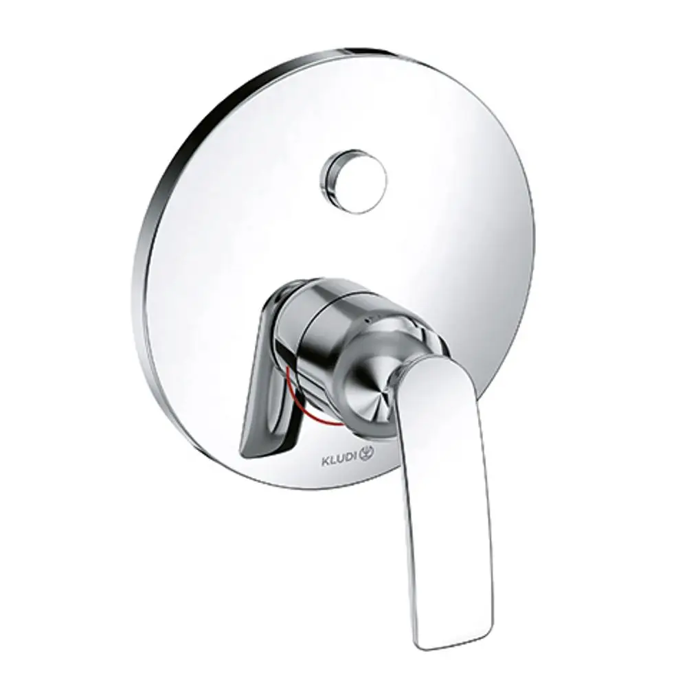 Chromfarbener Wasserhahn mit rundem Wandpanel und Hebel. Marke Kludi. Das Design ist schlicht und funktional, geeignet für Badezimmer oder Küchenanwendungen.